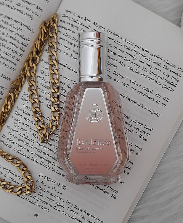 ادکلن زنانه اویدنس حجم ۵۰میل