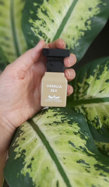 ادکلن زنانه تامفورد وانیلا سکس حجم ۲۵میل