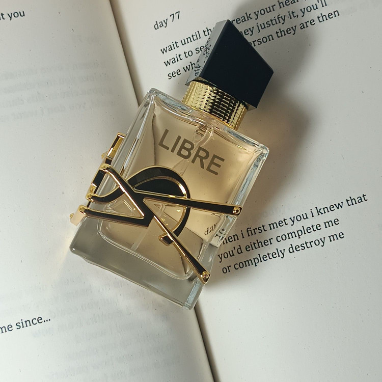 ادکلن زنانه ایوسن لو.رن لیبر برند جسیکاتویین