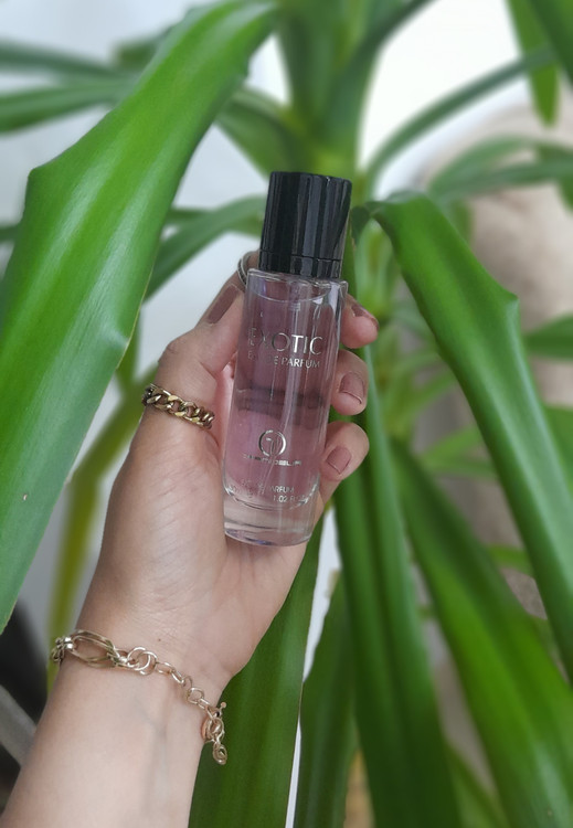 ادکلن زنانه اکلت برند روونا