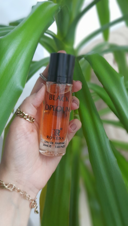 ادکلن زنانه بلک اپیوم برند روونا