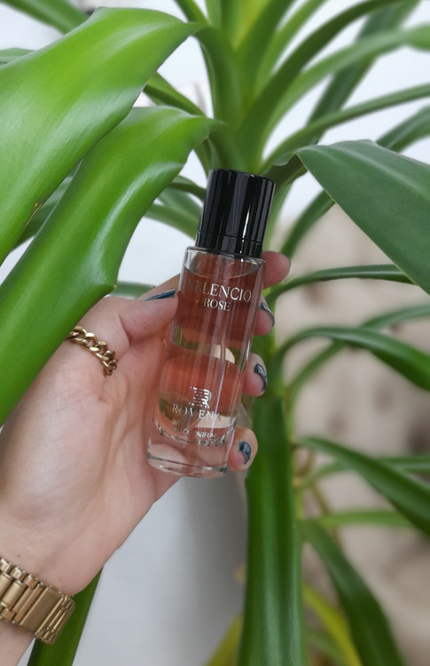 ادکلن زنانه والنتینو رز Rovena