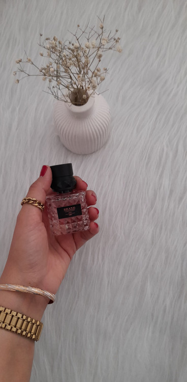 ادکلن زنانه ولنتینو دونا بورن این روما برند کالکشن