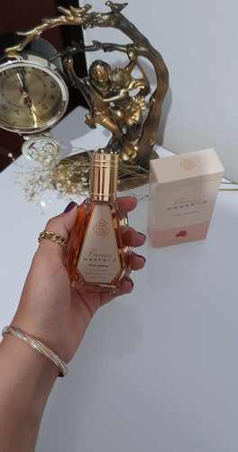 ادکلن زنانه باربری ویکند حجم ۵۰میل